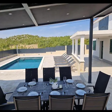 House Bella Villa *